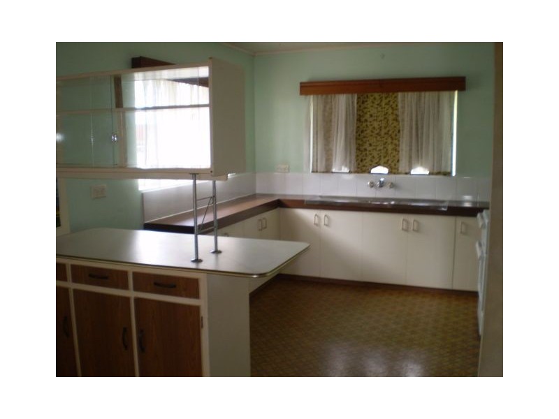 24 Downing Street, Malanda QLD 4885