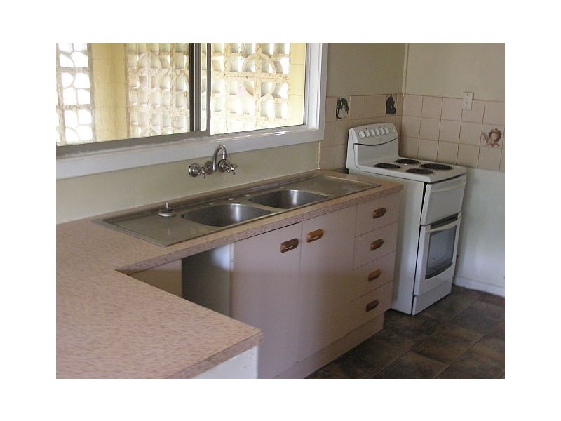 22 Downing St, Malanda QLD 4885
