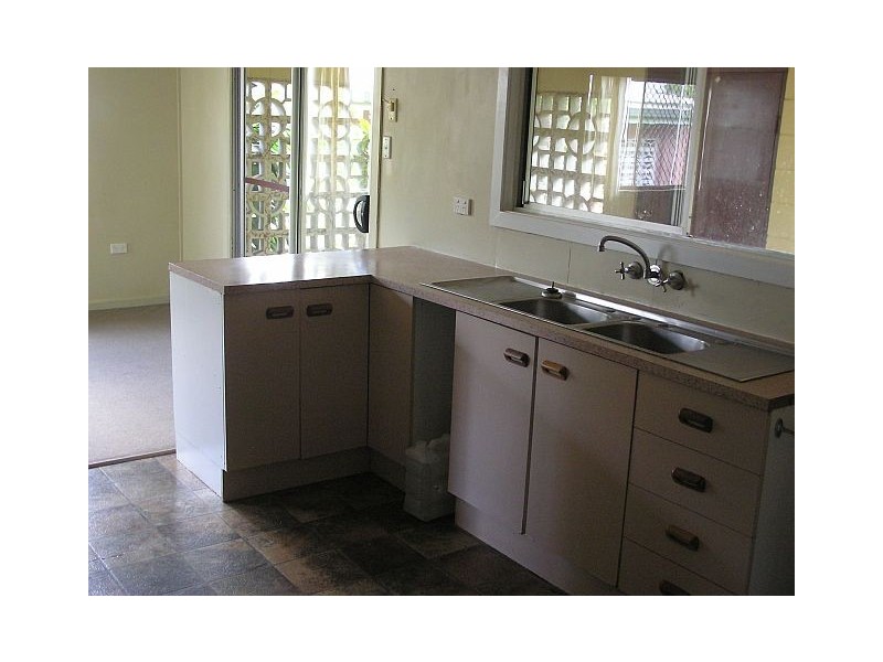 22 Downing St, Malanda QLD 4885