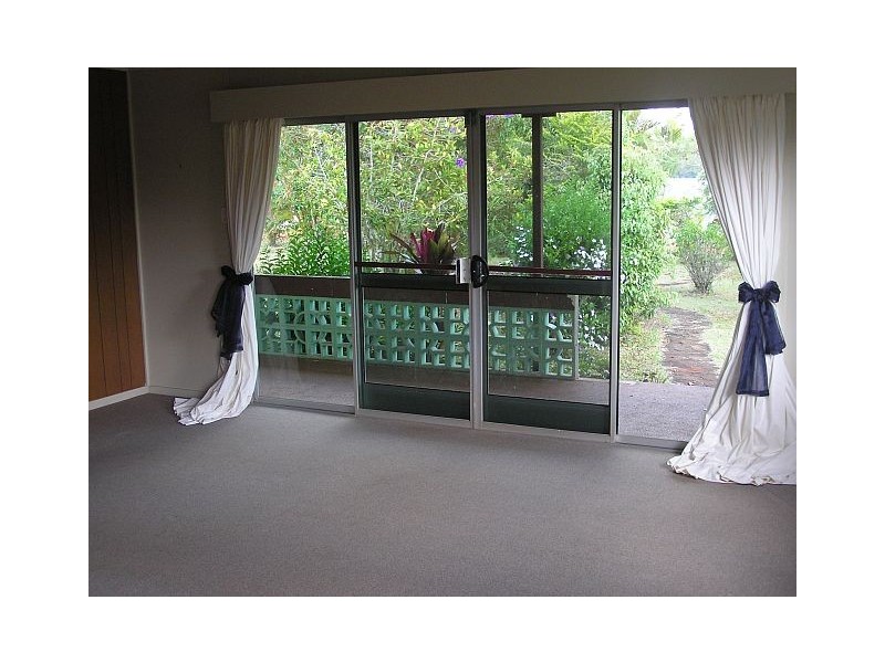 22 Downing St, Malanda QLD 4885