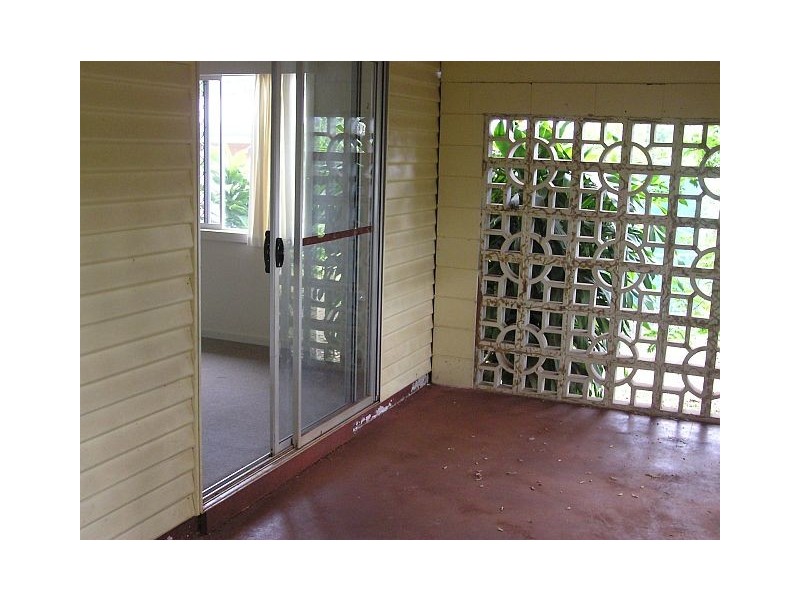 22 Downing St, Malanda QLD 4885