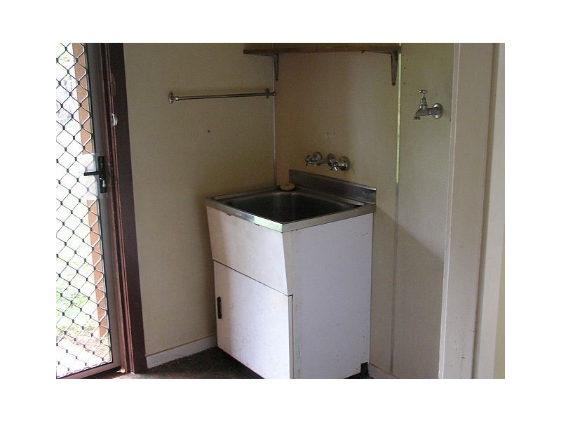 22 Downing St, Malanda QLD 4885