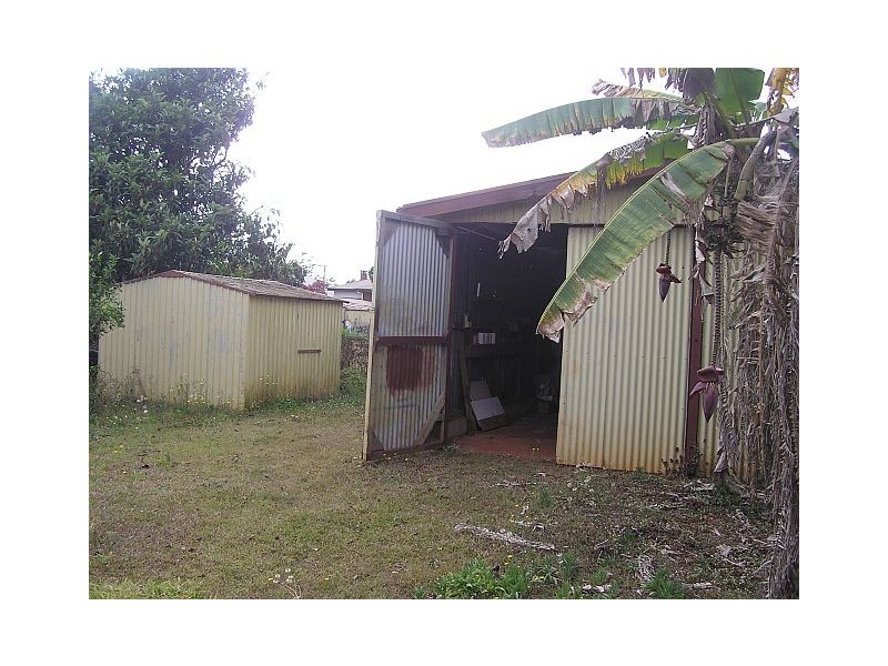 22 Downing St, Malanda QLD 4885