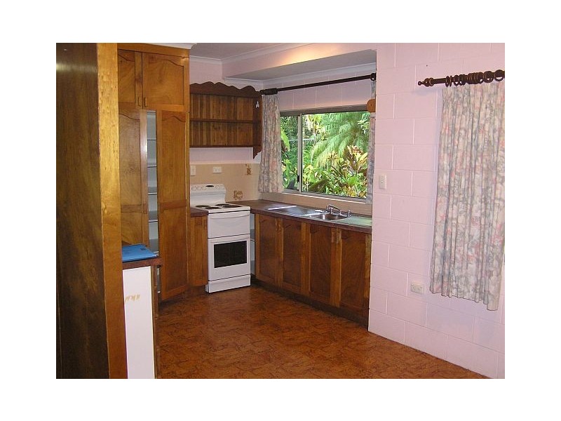 30 Pine St, Millaa Millaa QLD 4886