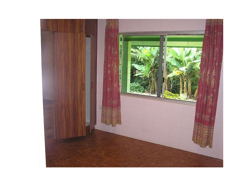 30 Pine St, Millaa Millaa QLD 4886