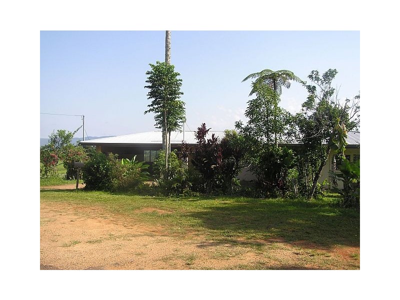 79 Eacham Rd, Yungaburra QLD 4884
