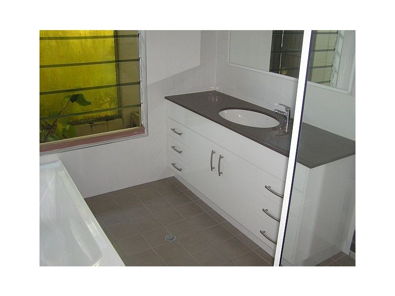 79 Eacham Rd, Yungaburra QLD 4884