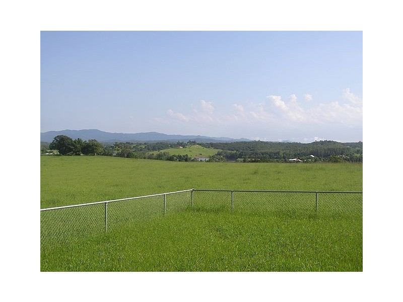 79 Eacham Rd, Yungaburra QLD 4884