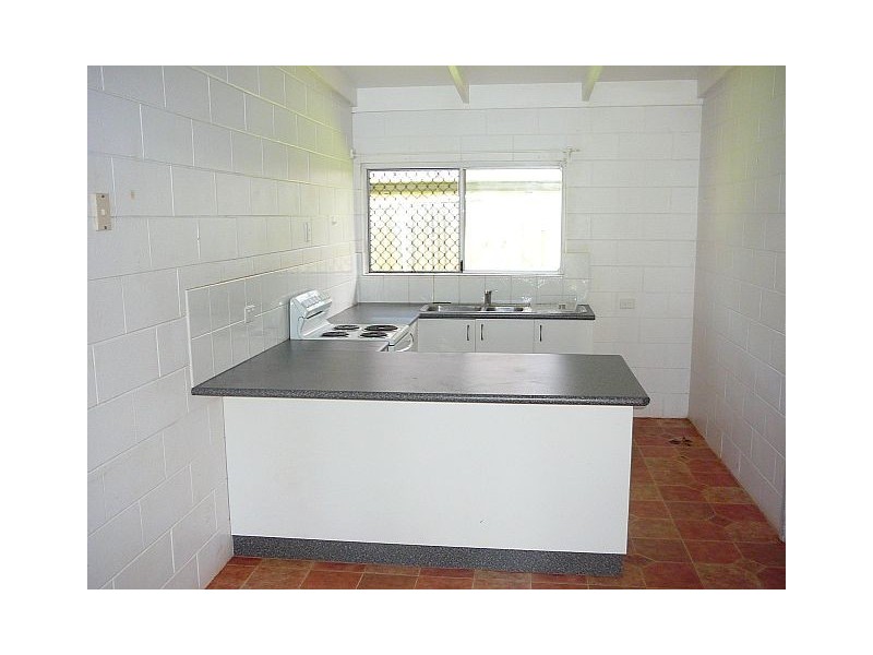 1/6 Hanrahan, Malanda QLD 4885