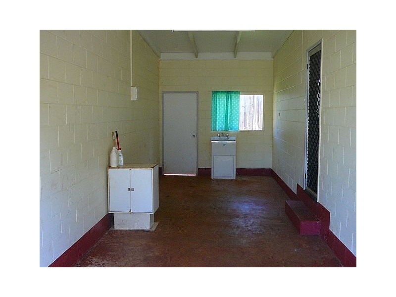 1/6 Hanrahan, Malanda QLD 4885