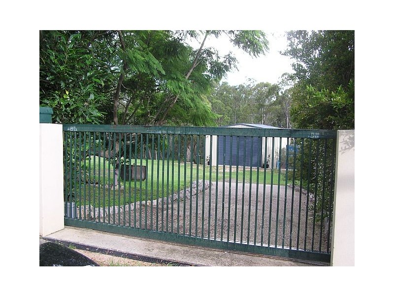 16 Smith Ave, Herberton QLD 4887