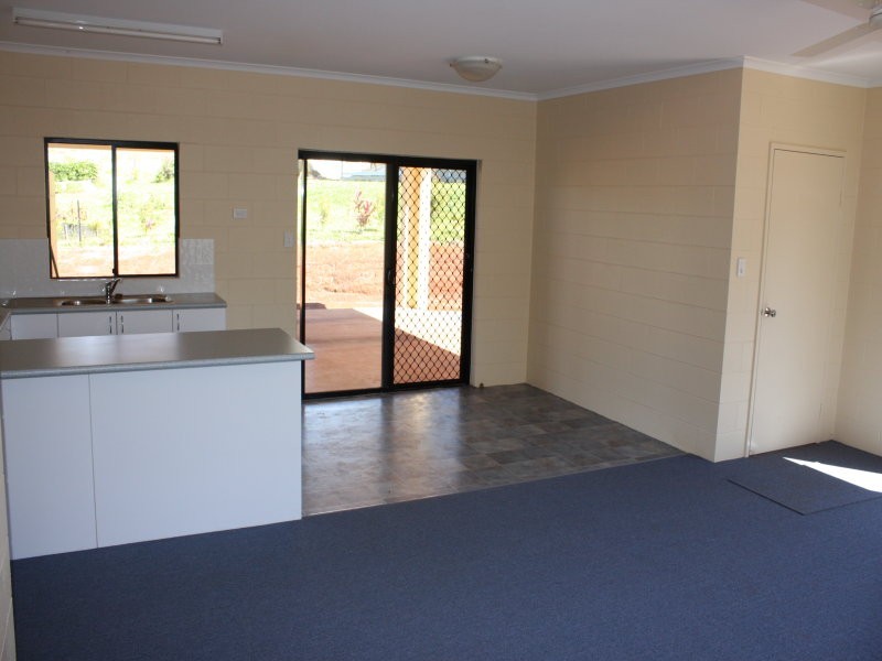 9 Blue Hills Crescent, Malanda QLD 4885