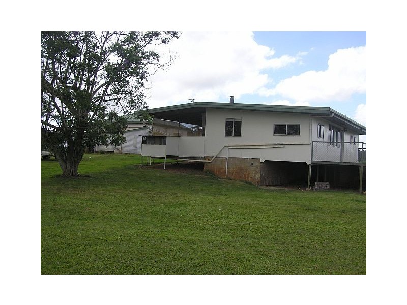196 Powley Rd, Lake Barrine QLD 4884