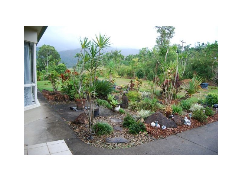 800 OLD TULLY ROAD, Malanda QLD 4885