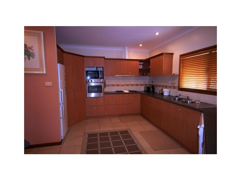 25 Park Ave, Yungaburra QLD 4884