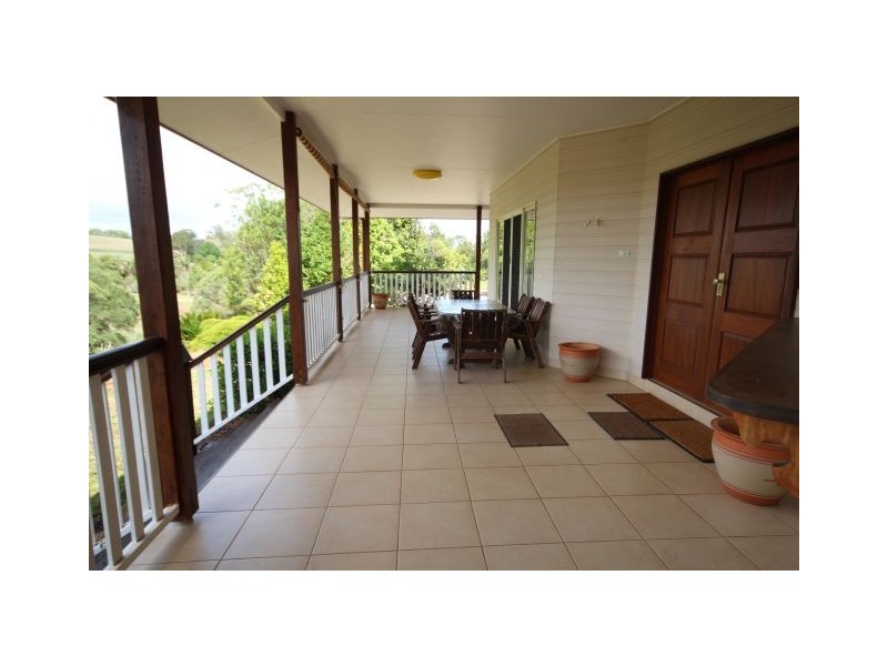 25 Park Ave, Yungaburra QLD 4884