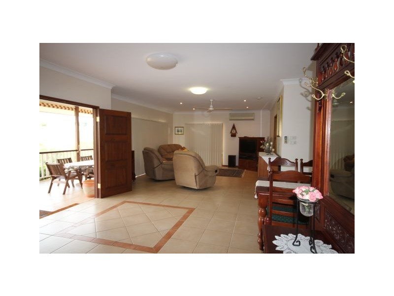 25 Park Ave, Yungaburra QLD 4884