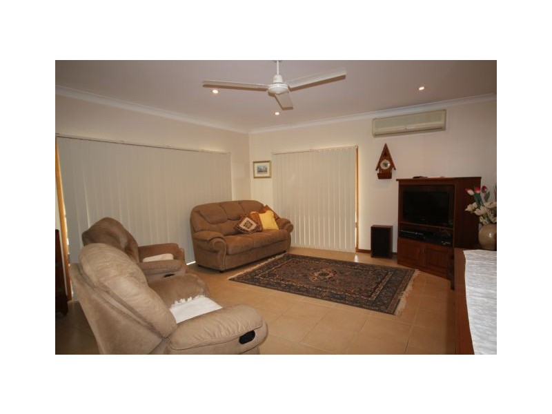 25 Park Ave, Yungaburra QLD 4884