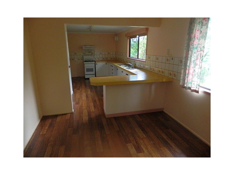 16 Lynch St, Malanda QLD 4885