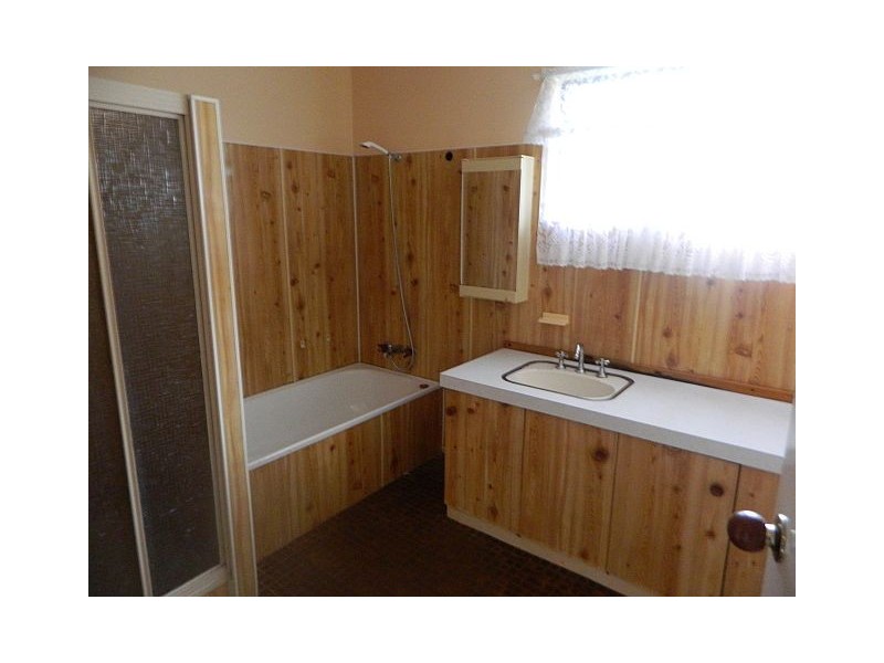 16 Lynch St, Malanda QLD 4885