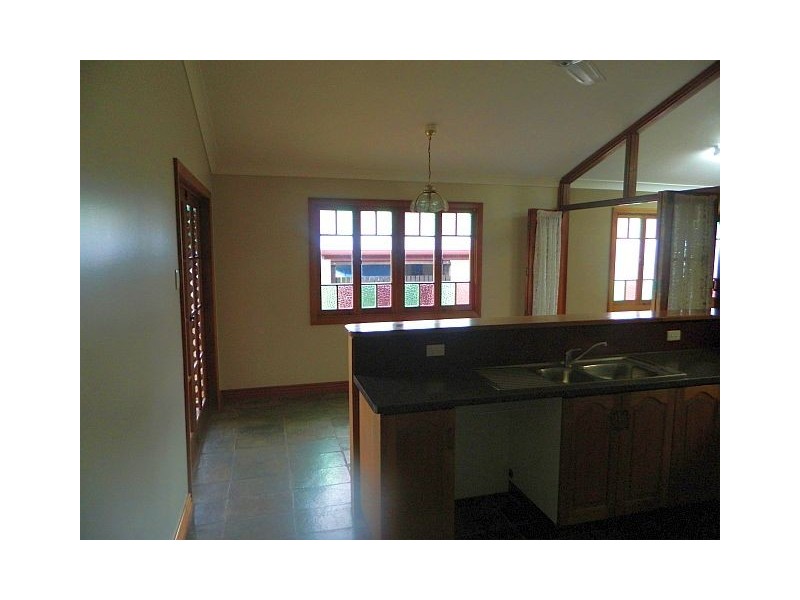 30 Eacham Rd, Yungaburra QLD 4884