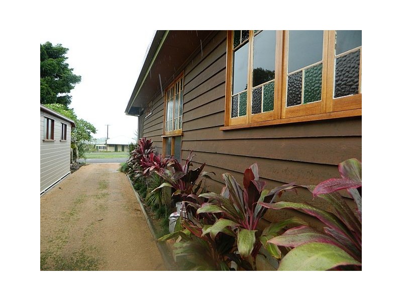 30 Eacham Rd, Yungaburra QLD 4884