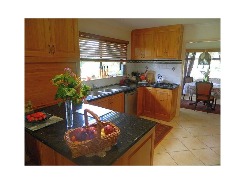 3 Tanner Rd, Malanda QLD 4885