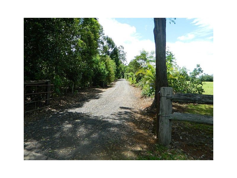 3 Tanner Rd, Malanda QLD 4885