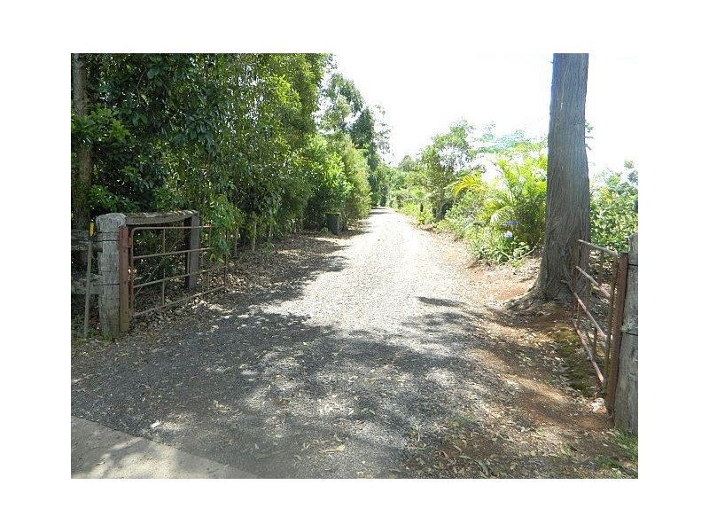 3 Tanner Rd, Malanda QLD 4885