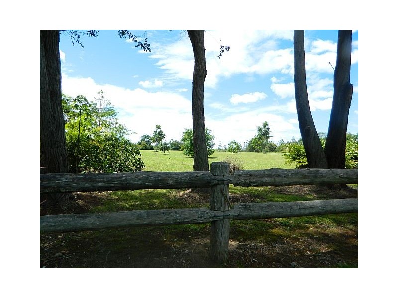 3 Tanner Rd, Malanda QLD 4885