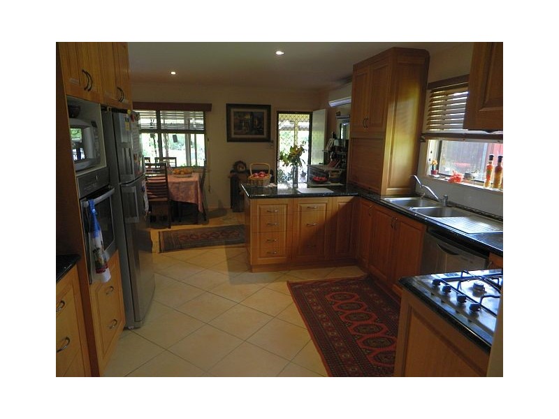 3 Tanner Rd, Malanda QLD 4885