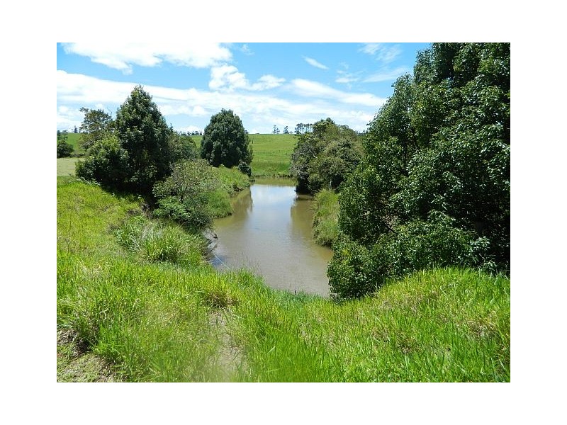 3 Tanner Rd, Malanda QLD 4885