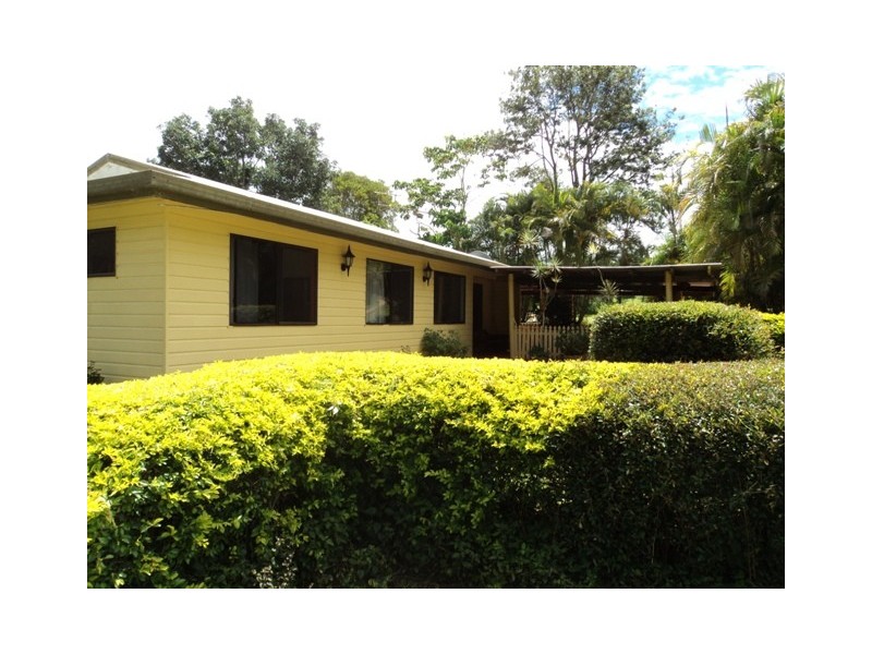165 Lakes Dr,, Lake Eacham QLD 4884