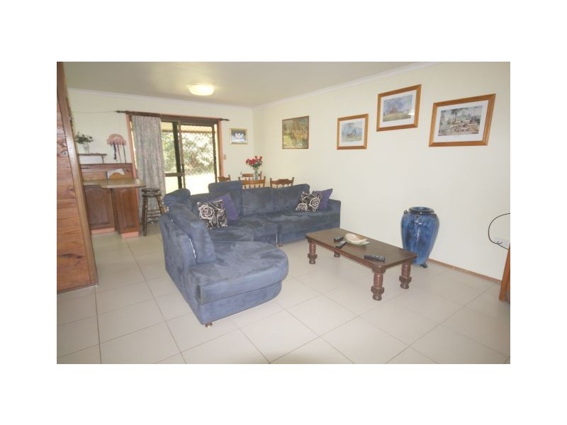 165 Lakes Dr,, Lake Eacham QLD 4884
