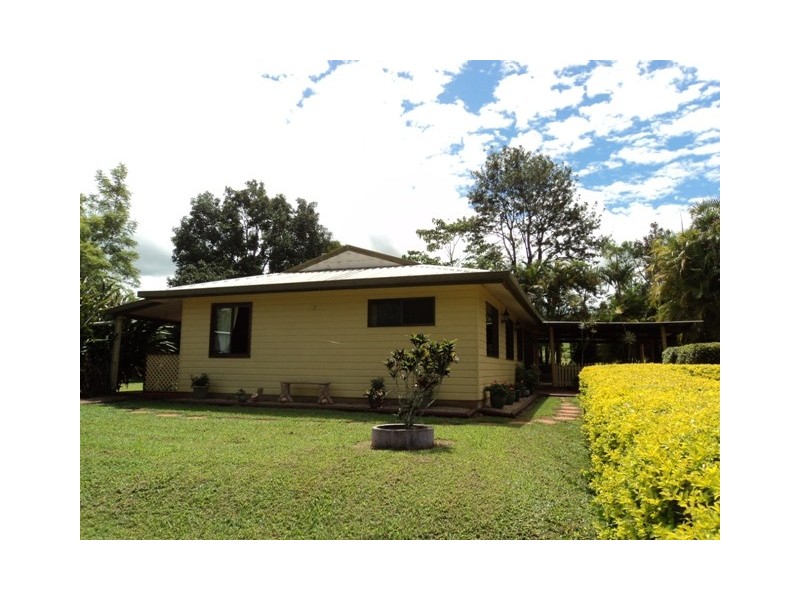 165 Lakes Dr,, Lake Eacham QLD 4884