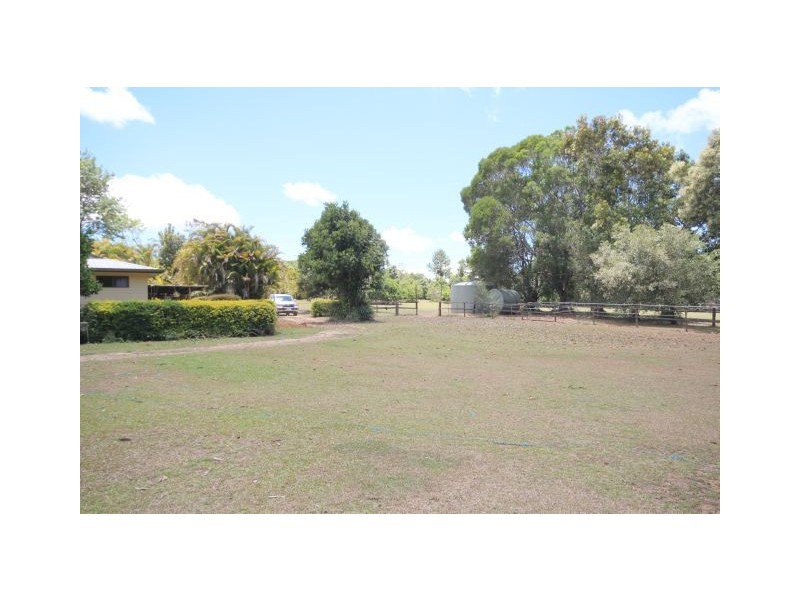 165 Lakes Dr,, Lake Eacham QLD 4884