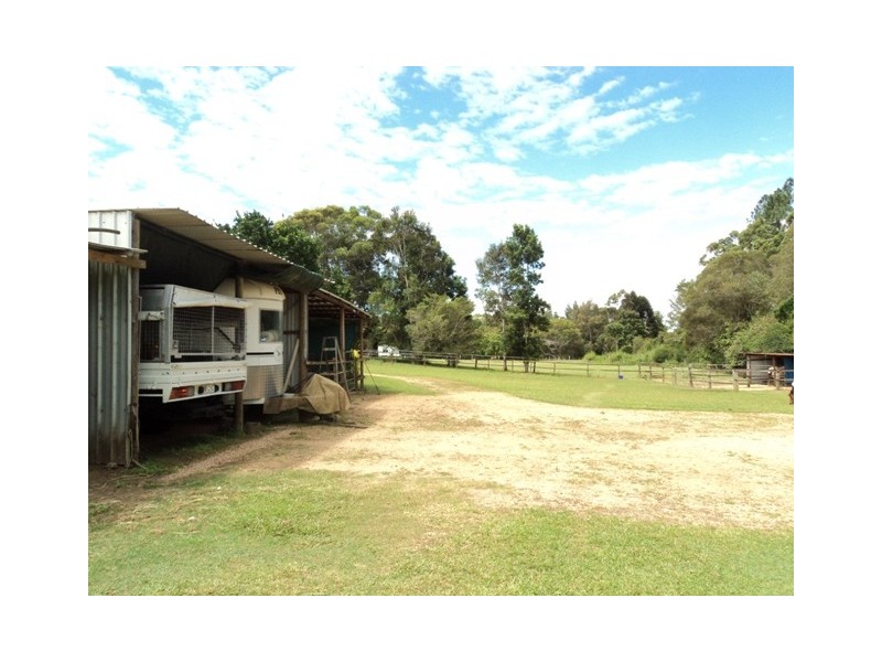165 Lakes Dr,, Lake Eacham QLD 4884