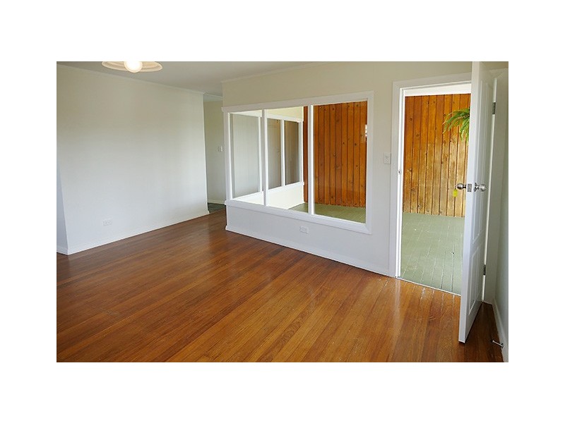 27 Park Ave, Malanda QLD 4885