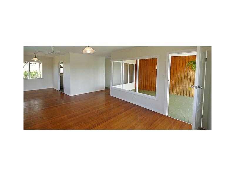 27 Park Ave, Malanda QLD 4885