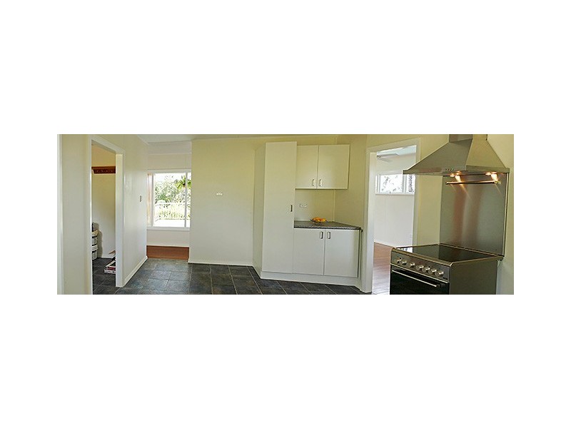 27 Park Ave, Malanda QLD 4885