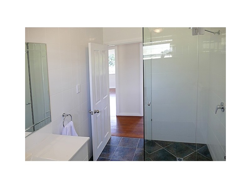 27 Park Ave, Malanda QLD 4885