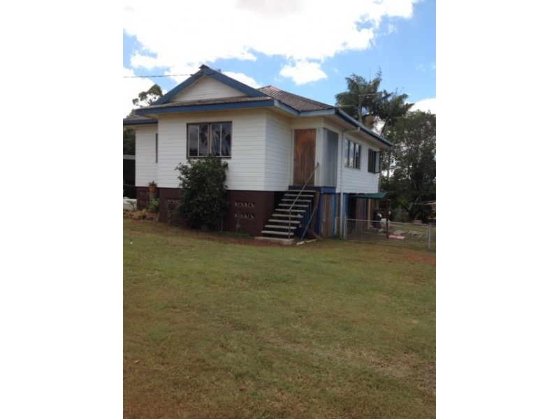 8 Lynch Street, Malanda QLD 4885