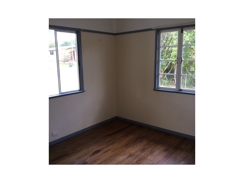 8 Lynch Street, Malanda QLD 4885