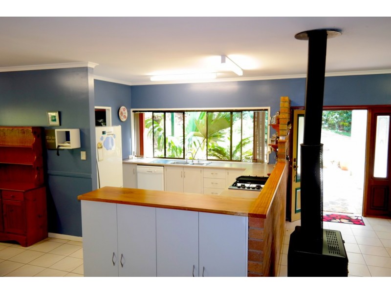 Lake Eacham QLD 4884