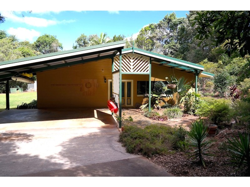 Lake Eacham QLD 4884