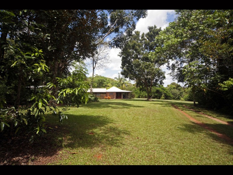 Lake Eacham QLD 4884