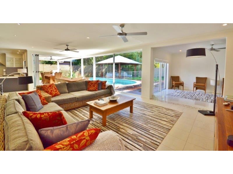 6 LAMBUS STREET, Palm Cove QLD 4879