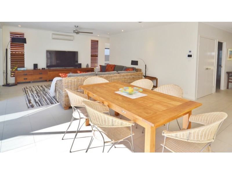 6 LAMBUS STREET, Palm Cove QLD 4879