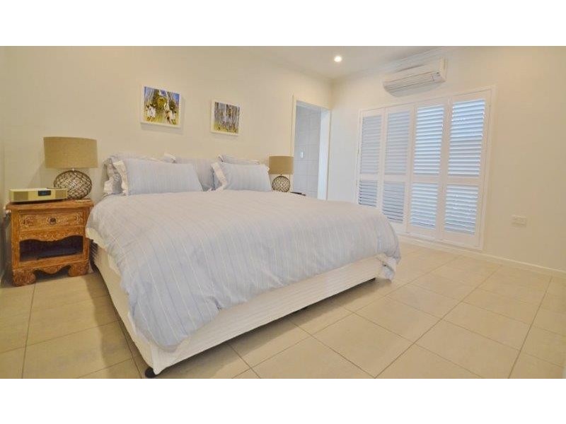 6 LAMBUS STREET, Palm Cove QLD 4879