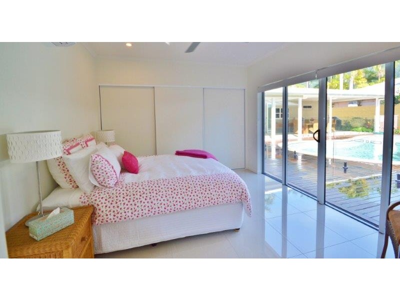 6 LAMBUS STREET, Palm Cove QLD 4879